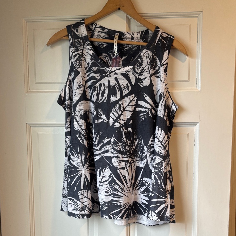 Tryst Monochrome Leaf Print Tank Top
